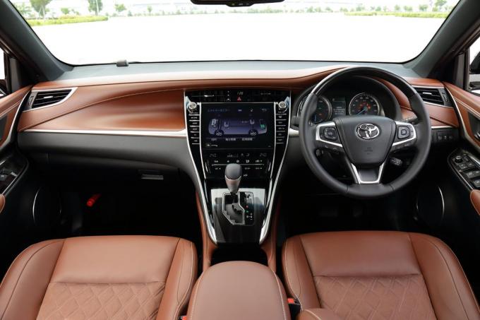 新型トヨタ ハリアー詳細解説 外観と内装のホンモノの高級感はいかにして追求されたのか 自動車情報 ニュース Web Cartop 2ページ目 新型トヨタ ハリアー詳細解説 外観と内装のホンモノの高級感はいかにして追求されたのか 自動車情報 ニュース Web Cartop 2ページ目