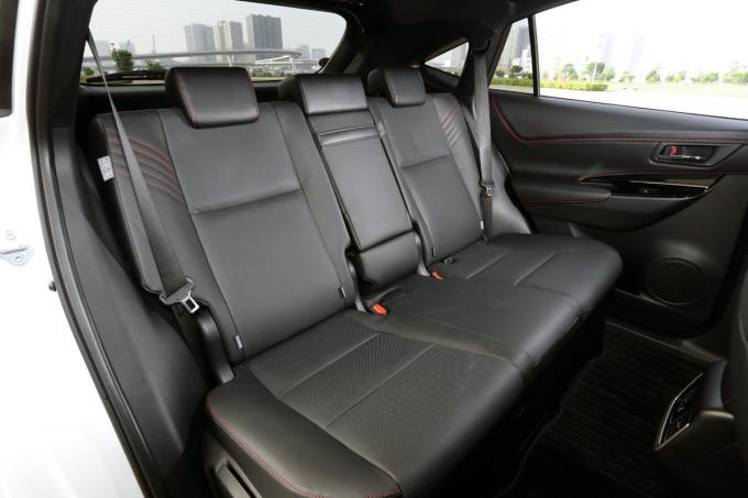 新型トヨタ ハリアー詳細解説 外観と内装のホンモノの高級感はいかにして追求されたのか 自動車情報 ニュース Web Cartop 2ページ目