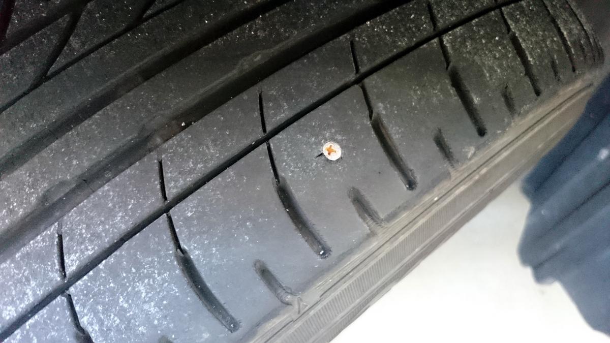 画像ギャラリー タイヤに刺さった釘を見つけても抜かないほうがいいって本当 画像4 自動車情報 ニュース Web Cartop