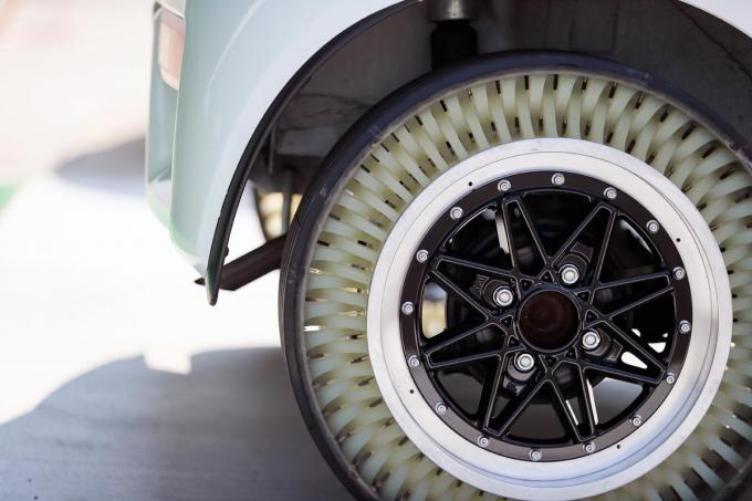 早期実用化に期待 パンク知らずのトーヨー エアレス タイヤに乗った 自動車情報 ニュース Web Cartop