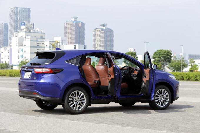 ライバル比較 ドイツ勢とも勝負できるのは本当か トヨタ ハリアーvs輸入suv 自動車情報 ニュース Web Cartop
