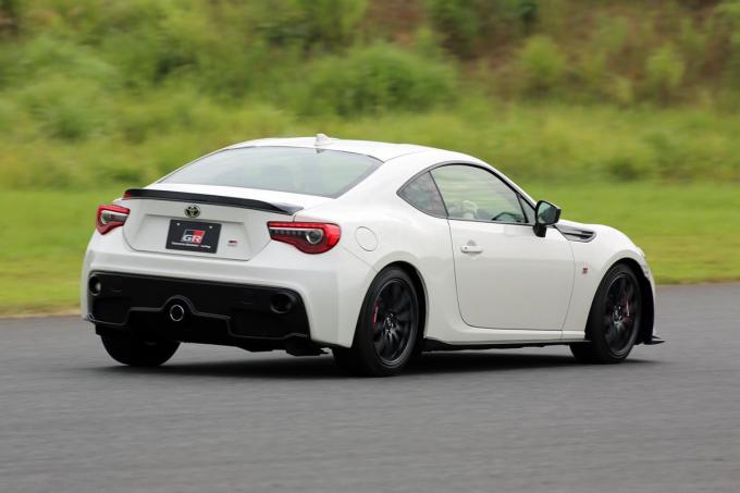 試乗 やりすぎない仕上がりのトヨタ 86 Gr は大人のスポーツ 自動車情報 ニュース Web Cartop 試乗 やりすぎない仕上がりのトヨタ 86 Gr は大人のスポーツ 自動車情報 ニュース Web Cartop