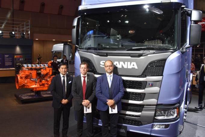 スウェーデンのスカニアが初出展 イケてるトラクタを見逃すな 東京モーターショー17 自動車情報 ニュース Web Cartop スウェーデンのスカニアが初出展 イケてるトラクタを見逃すな 東京モーターショー17 自動車情報 ニュース Web Cartop