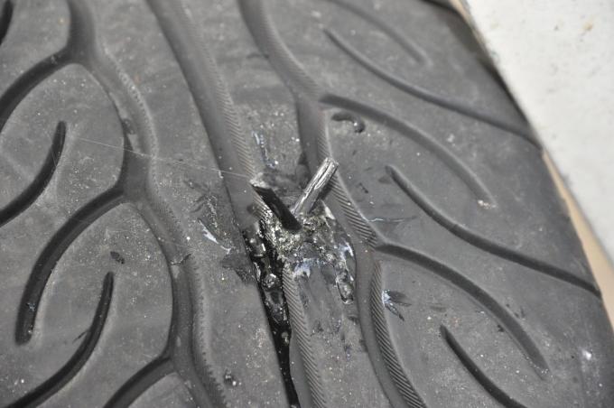 タイヤのトラブル パンク と バースト 何が違う 自動車情報 ニュース Web Cartop