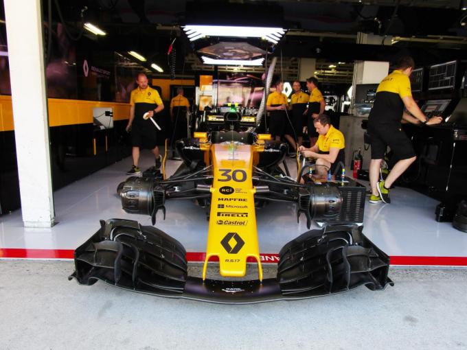 ルノーF1参戦40周年! 鈴鹿のピットに潜入して見たモノとは