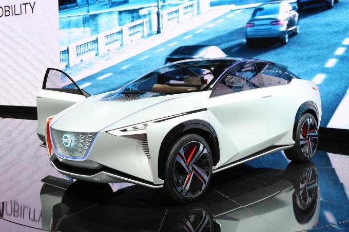謝罪からスタートした日産! EVコンセプトカー「IMx」を世界初公開【東京モーターショー2017】