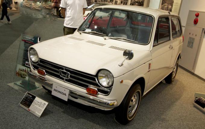 変わり種エンジンを積んだ歴史に残る軽自動車4選!