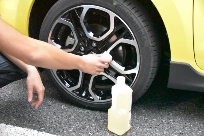 クルマのホイールの汚れ落としには お酢 がいいってホント 自動車情報 ニュース Web Cartop