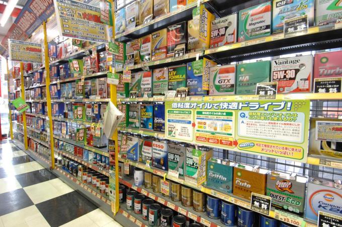 エンジンオイルの値段に大きな差があるのはなぜ 性能に違いはあるのか 自動車情報 ニュース Web Cartop エンジンオイルの値段に大きな差があるのはなぜ 性能に違いはあるのか 自動車情報 ニュース Web Cartop