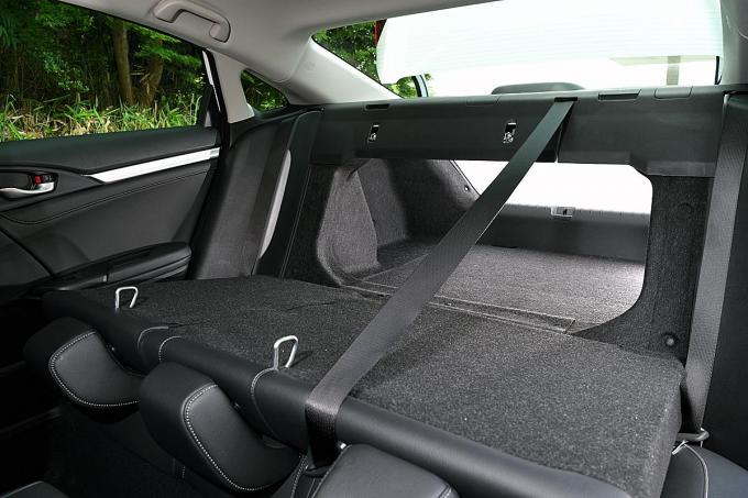名前の復活だけが注目じゃない 新型ホンダ シビックの内外装のコダワリをすべて紹介 自動車情報 ニュース Web Cartop 3ページ目 名前の復活だけが注目じゃない 新型ホンダ シビックの内外装のコダワリをすべて紹介 自動車情報 ニュース Web Cartop 3ページ目