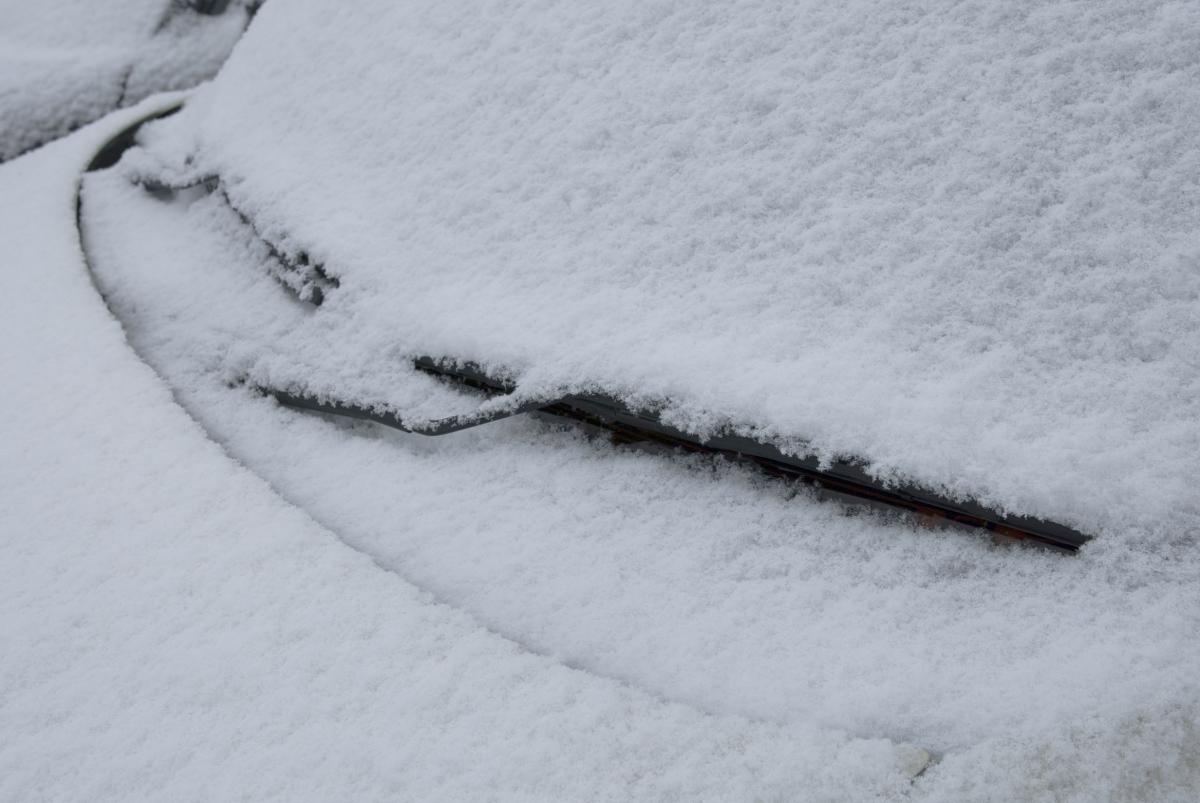 フロントガラスに雪