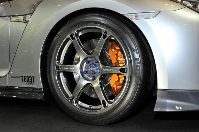 輸入車のカタログで見かけるアロイホイールとは アルミホイールとは違うのか 自動車情報 ニュース Web Cartop 輸入車のカタログで見かけるアロイホイールとは アルミホイールとは違うのか 自動車情報 ニュース Web Cartop