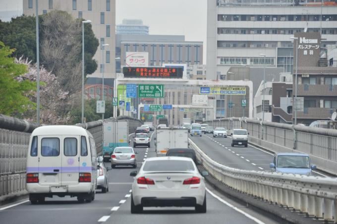 2車線や3車線でも首都高には「追越車線」がない！　大都会ゆえの特殊事情　