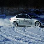 雪道でfr車が危険と言われる理由とは 自動車情報 ニュース Web Cartop 雪道でfr車が危険と言われる理由とは 自動車情報 ニュース Web Cartop