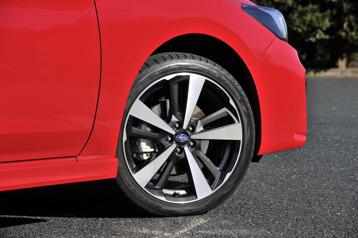 最近ゴム部分の 薄い 偏平タイヤのクルマが増えている理由とは 自動車情報 ニュース Web Cartop