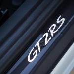 【画像】【試乗】まわりのクルマが止まって見える！　ポルシェ911 GT2 RSの速さは瞬間移動のよう 〜 画像300