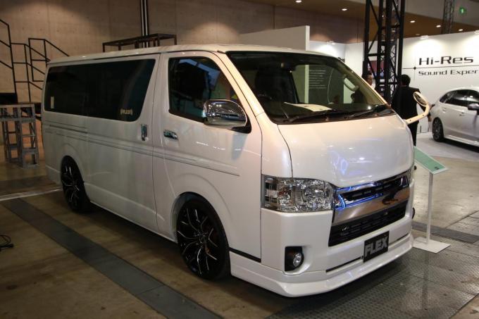 ハイエース ランクルを旧車風にカスタマイズ Flexのオシャレすぎるラインアップ 自動車情報 ニュース Web Cartop ハイエース ランクルを旧車風にカスタマイズ Flexのオシャレすぎるラインアップ 自動車情報 ニュース Web Cartop