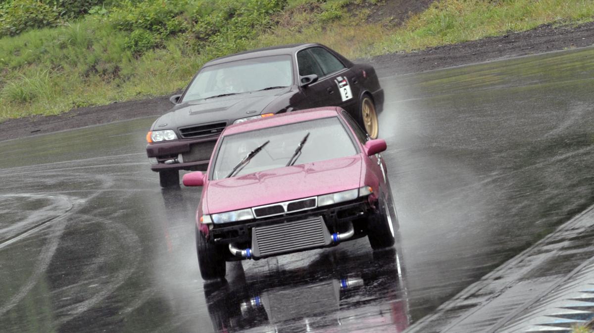 ドリフトイベントの参加車があえて バンパーを外して走る 理由とは 自動車情報 ニュース Web Cartop