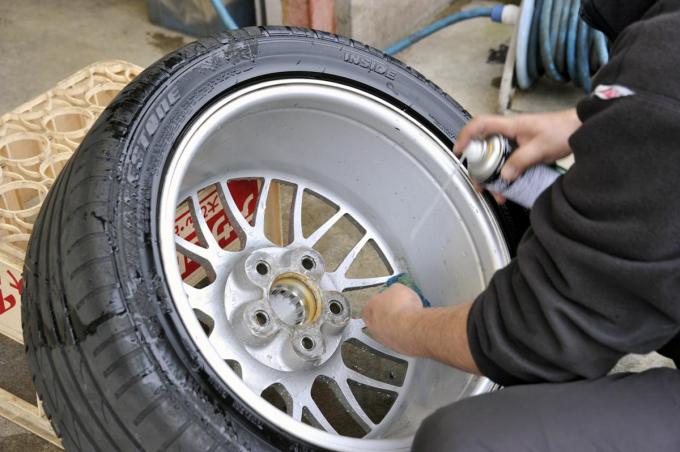 アルミホイールなどクルマで多用される アルミ素材 は劣化しないってホント 自動車情報 ニュース Web Cartop アルミホイールなどクルマで多用される アルミ素材 は劣化しないってホント 自動車情報 ニュース Web Cartop