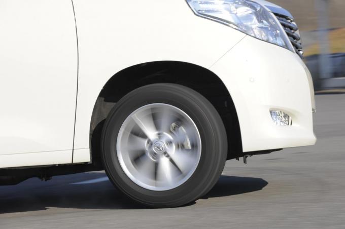 タイヤ空気圧が低いと危険と言われるが 空気圧が高い とどうなる 自動車情報 ニュース Web Cartop