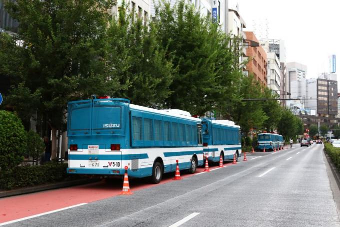 画像ギャラリー 大型パトカー 護送車 街で見かける 青と白のバス の正体とは 画像3 自動車情報 ニュース Web Cartop