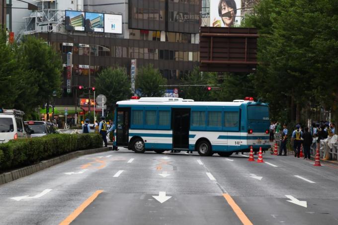大型パトカー 護送車 街で見かける 青と白のバス の正体とは 自動車情報 ニュース Web Cartop 大型パトカー 護送車 街で見かける 青と白のバス の正体とは 自動車情報 ニュース Web Cartop