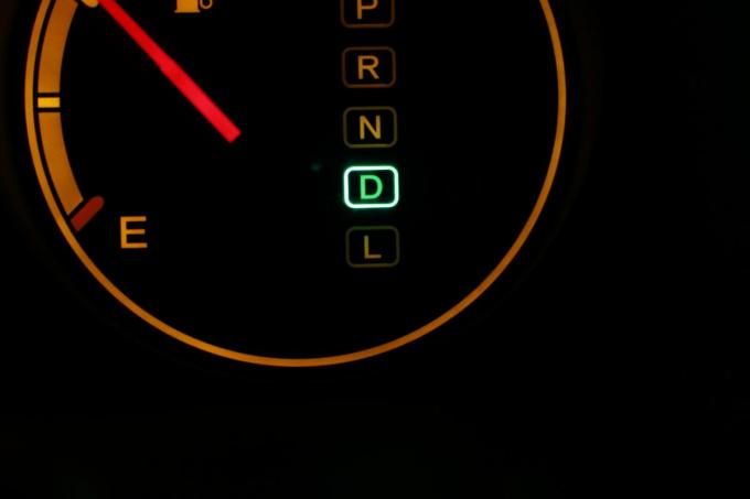 オートマ車のバック時に完全停止する前に R から D や P に変えるのは危険 自動車情報 ニュース Web Cartop