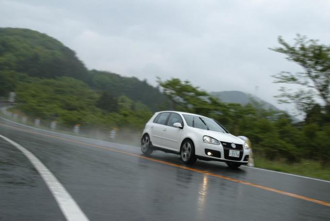 運転が上手くなりたいなら速さよりもコレ！　燃費も安全性も向上する「先読み運転」のススメ