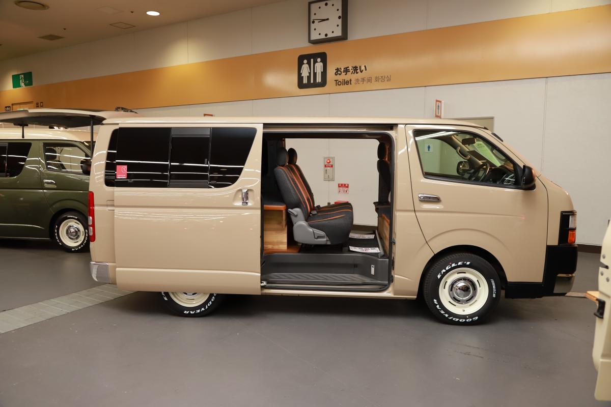 Flexが展示した驚くほどボロボロに錆びたハイエースの正体とは 大阪オートメッセ18 Goo 自動車