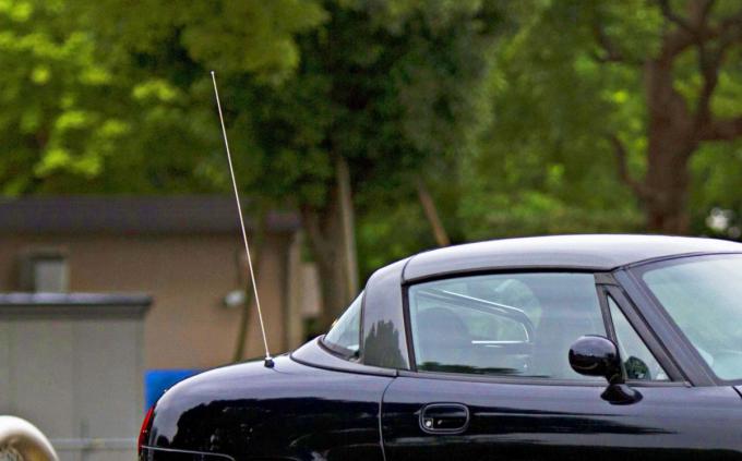 カーラジオを受信するアンテナに最適な角度はあるのか 自動車情報 ニュース Web Cartop カーラジオを受信するアンテナに最適な角度はあるのか 自動車情報 ニュース Web Cartop
