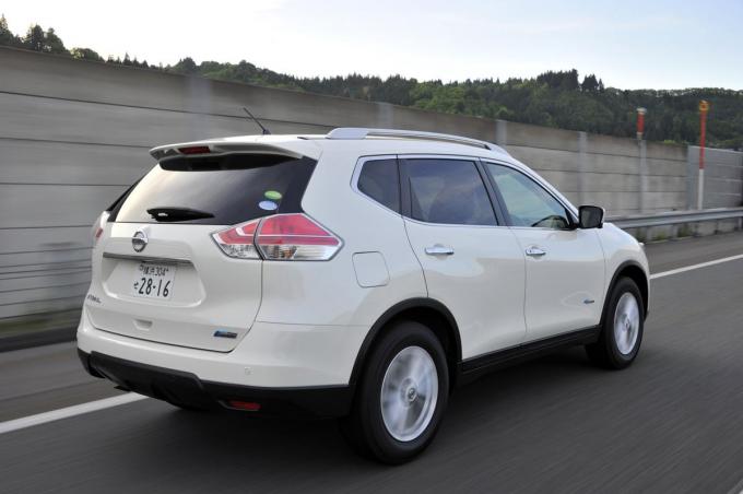 ワゴンやsuvのルーフレールは装備すべき メリットだけじゃなくデメリットも確認 自動車情報 ニュース Web Cartop