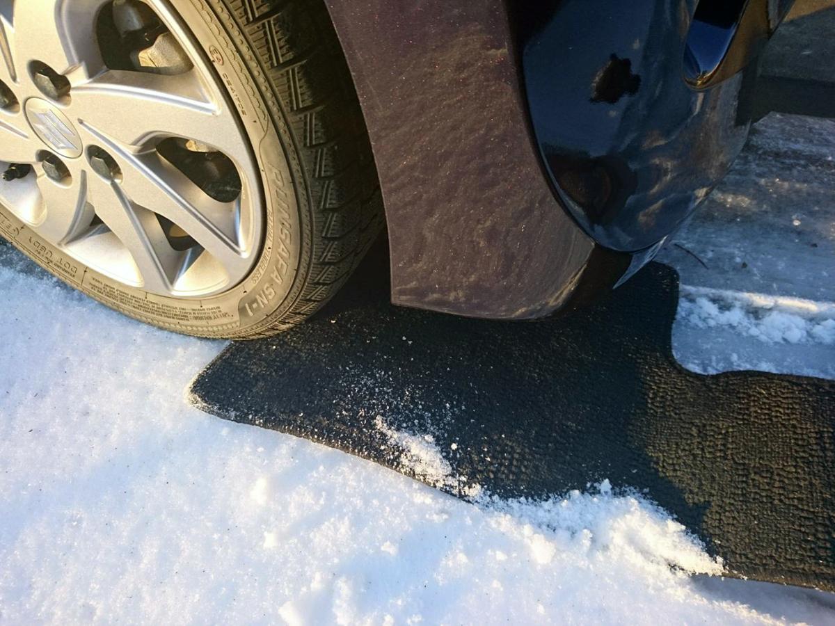 スタッドレス装着のハイエースや小型トラックが雪道で多数スタックした理由とは 写真7 Goo 自動車