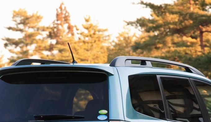 ワゴンやsuvのルーフレールは装備すべき メリットだけじゃなくデメリットも確認 自動車情報 ニュース Web Cartop