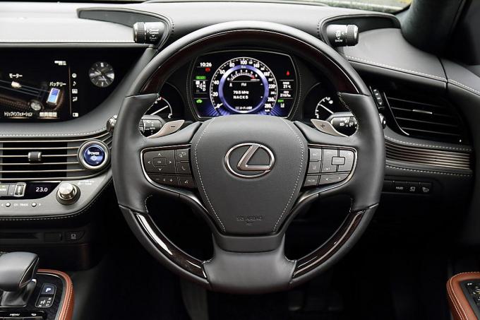 これぞまさに日本のフラッグシップ 新型レクサスlsの贅を尽くした仕立てにオドロキ 自動車情報 ニュース Web Cartop 2ページ目