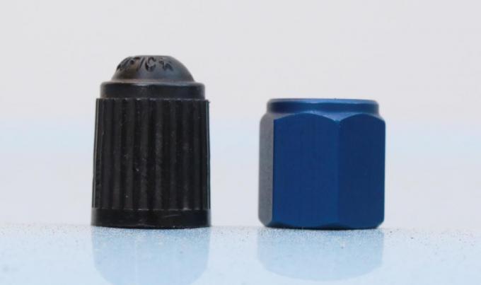 見た目重視でアルミ製エアバルブキャップへ交換するとトラブルの可能性あり 自動車情報 ニュース Web Cartop 見た目重視でアルミ製エアバルブキャップへ交換するとトラブルの可能性あり 自動車情報 ニュース Web Cartop