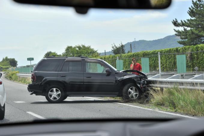 二次災害の危険も！　勘違いが多い「自動車事故」時の対応