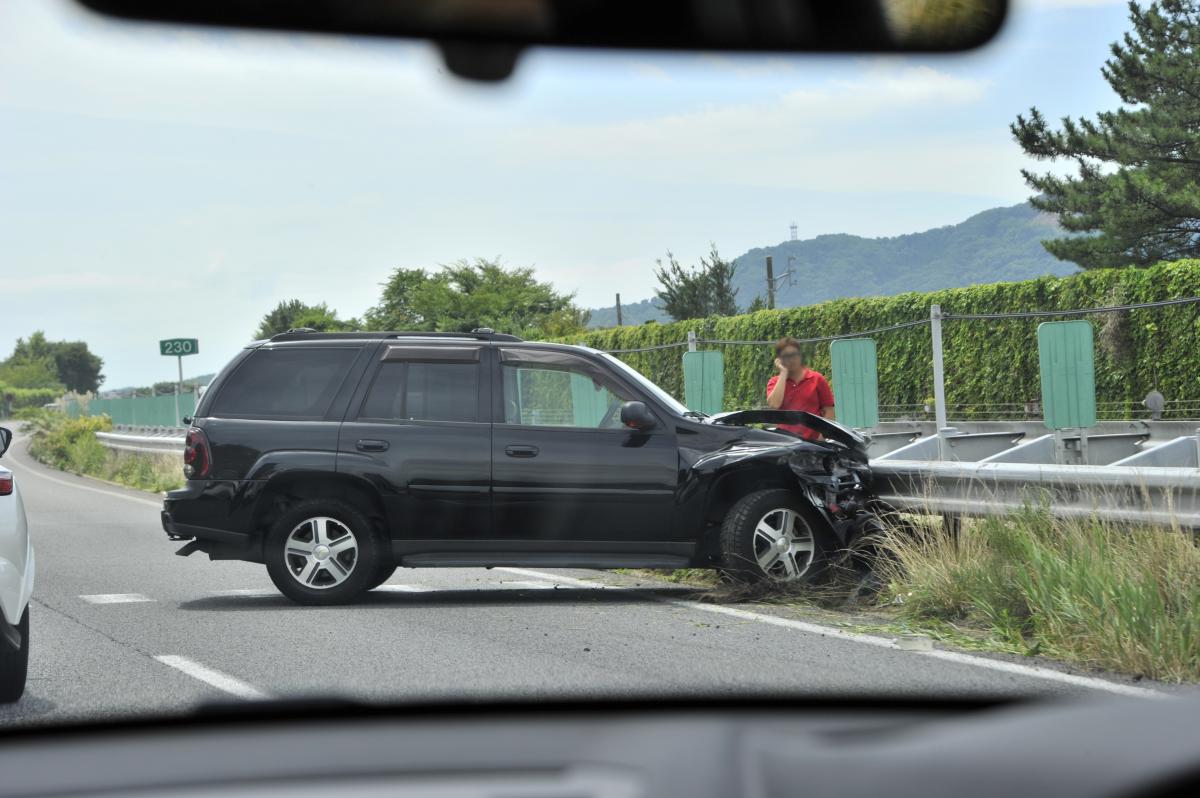 二次災害の危険も 勘違いが多い 自動車事故 時の対応 自動車情報 ニュース Web Cartop