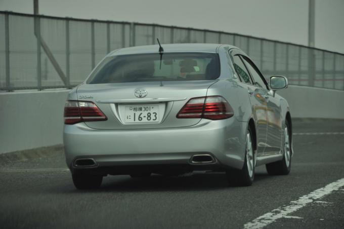 覆面パトカーは役割で3種類が存在 アンテナやミラーなどの装備以外の意外な特徴とは 自動車情報 ニュース Web Cartop 覆面パトカーは役割で3種類が存在 アンテナやミラーなどの装備以外の意外な特徴とは 自動車情報 ニュース Web Cartop