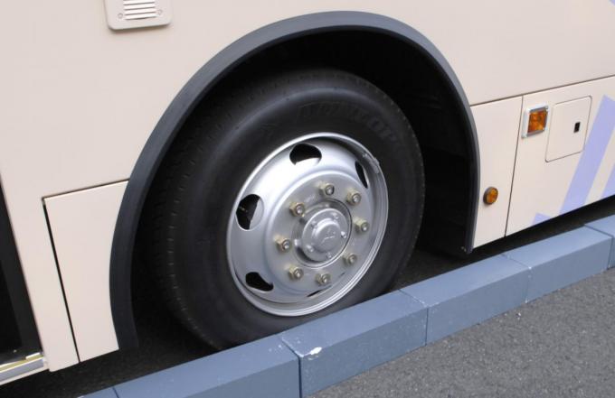 トラック バスのホイールにナットの数が多い理由とは 自動車情報 ニュース Web Cartop