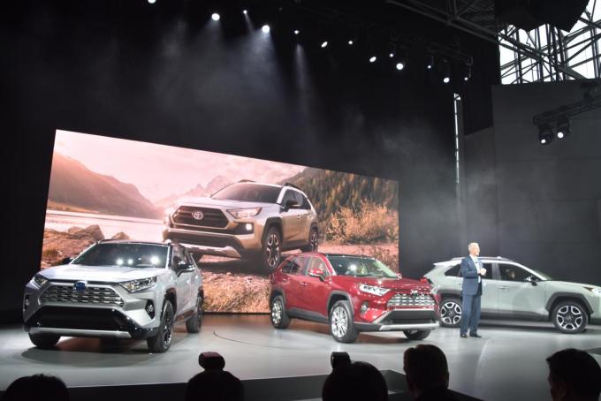 日本にも2019年導入！ 新型トヨタRAV4は2.5Lのガソリンとハイブリッド 