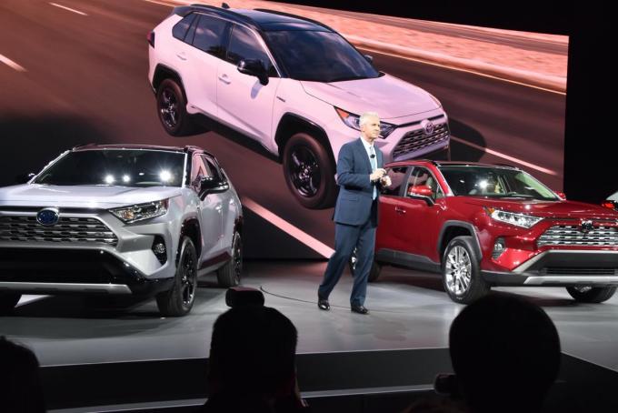 日本にも2019年導入！ 新型トヨタRAV4は2.5Lのガソリンとハイブリッド 