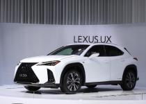 レクサス新型SUV「UX」が世界初公開！　日本発売は2018年冬を予定