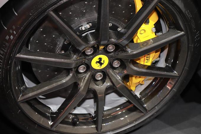 画像ギャラリー 初のカーボンホイールも設定 フェラーリのスペシャルモデル 4ピスタ が登場 画像5 自動車情報 ニュース Web Cartop 画像ギャラリー 初のカーボンホイールも設定 フェラーリのスペシャルモデル 4ピスタ が登場 画像5 自動車情報 ニュース Web Cartop