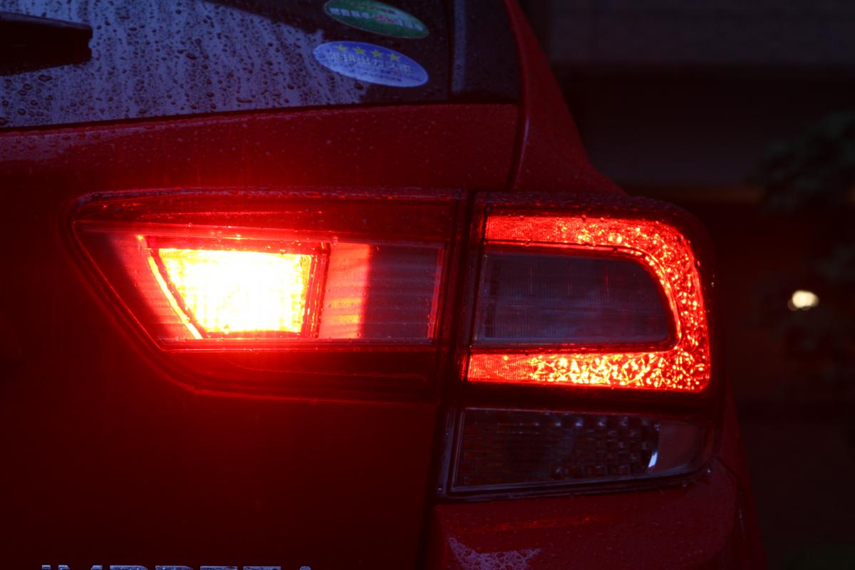 間違った使い方が多く不要論もあるバックフォグは日本でも必要な装備なのか 自動車情報 ニュース Web Cartop 間違った使い方が多く不要論もあるバックフォグは日本でも必要な装備なのか 自動車情報 ニュース Web Cartop