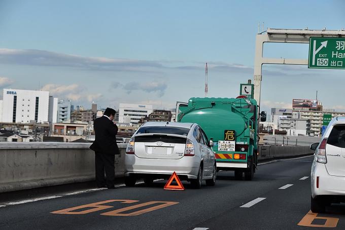 二次災害の危険も 勘違いが多い 自動車事故 時の対応 自動車情報 ニュース Web Cartop 二次災害の危険も 勘違いが多い 自動車事故 時の対応 自動車情報 ニュース Web Cartop