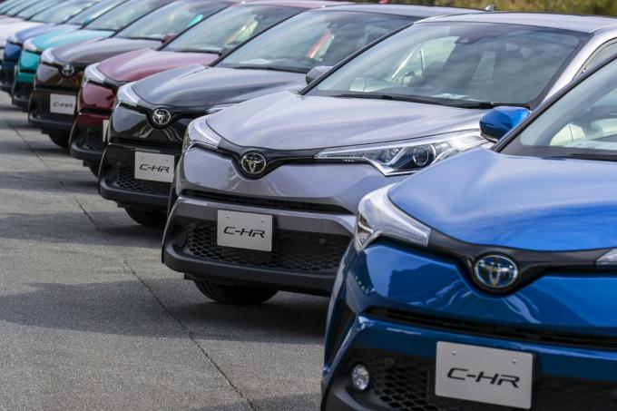クルマのボディカラーは派手なほうが安全なのか 自動車情報 ニュース Web Cartop クルマのボディカラーは派手なほうが安全なのか 自動車情報 ニュース Web Cartop
