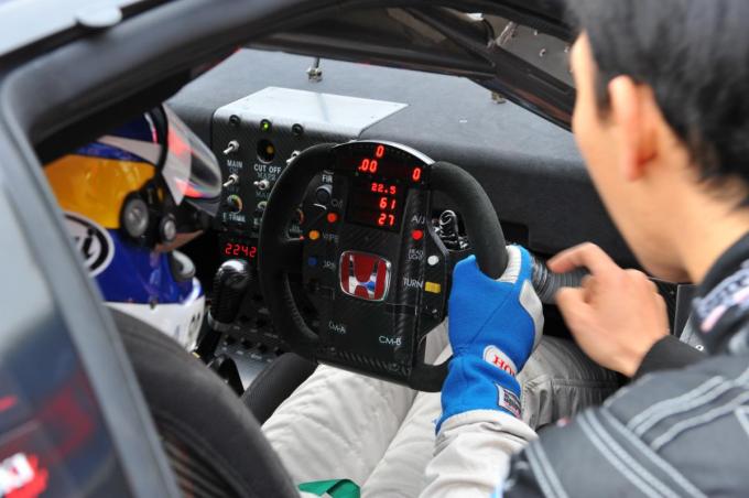 最近円形ではないd型ハンドルの採用車が増えている理由とは 自動車情報 ニュース Web Cartop 最近円形ではないd型ハンドルの採用車が増えている理由とは 自動車情報 ニュース Web Cartop