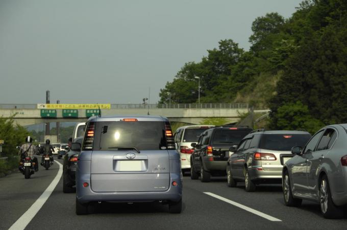 高速の 自然渋滞 事故渋滞 はどの車線を走るのが一番速い 自動車情報 ニュース Web Cartop 高速の 自然渋滞 事故渋滞 はどの車線を走るのが一番速い 自動車情報 ニュース Web Cartop