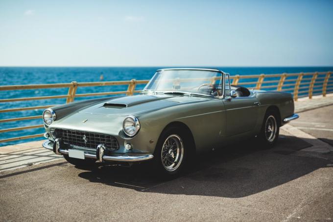 Rmオークション 最高落札価格は2億7000万円のフェラーリ アイルトン セナのスーツは500万円で落札 自動車情報 ニュース Web Cartop