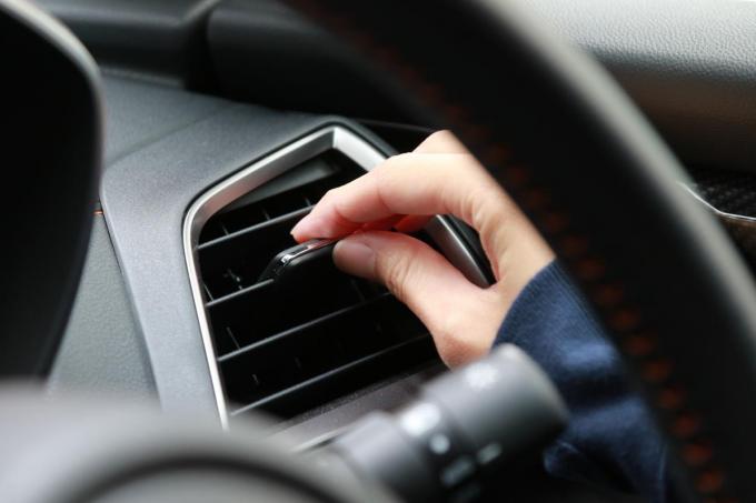 炎天下に駐車後の車内を素早く冷やして快適にする方法とは 自動車情報 ニュース Web Cartop